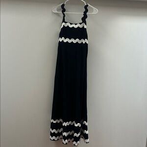 Elegant Black and White Maxi Dress
